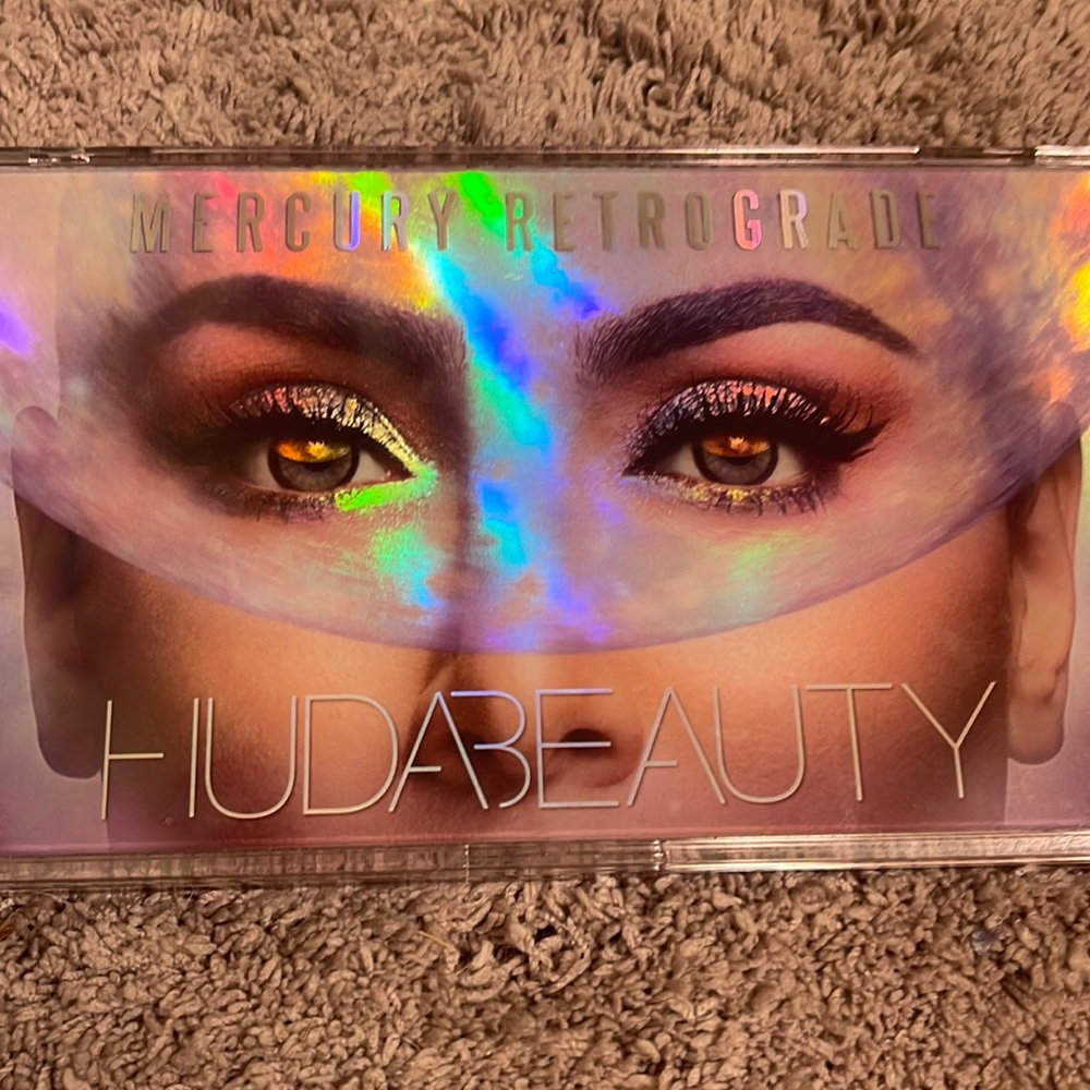 HUDA BEAUTY- Mercury Retrograde